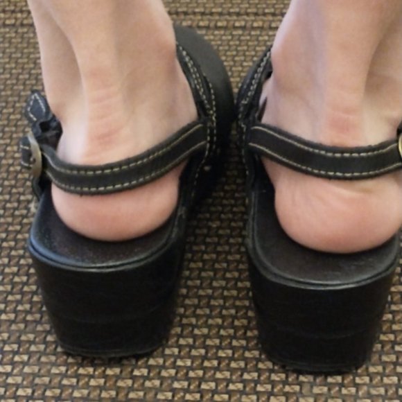 Sanita Black Strap Clogs Size 39 - Picture 2 of 8